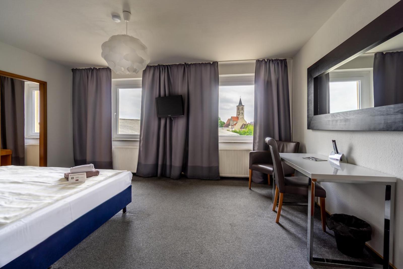 Sl'Otel Budget ベルンブルク エクステリア 写真