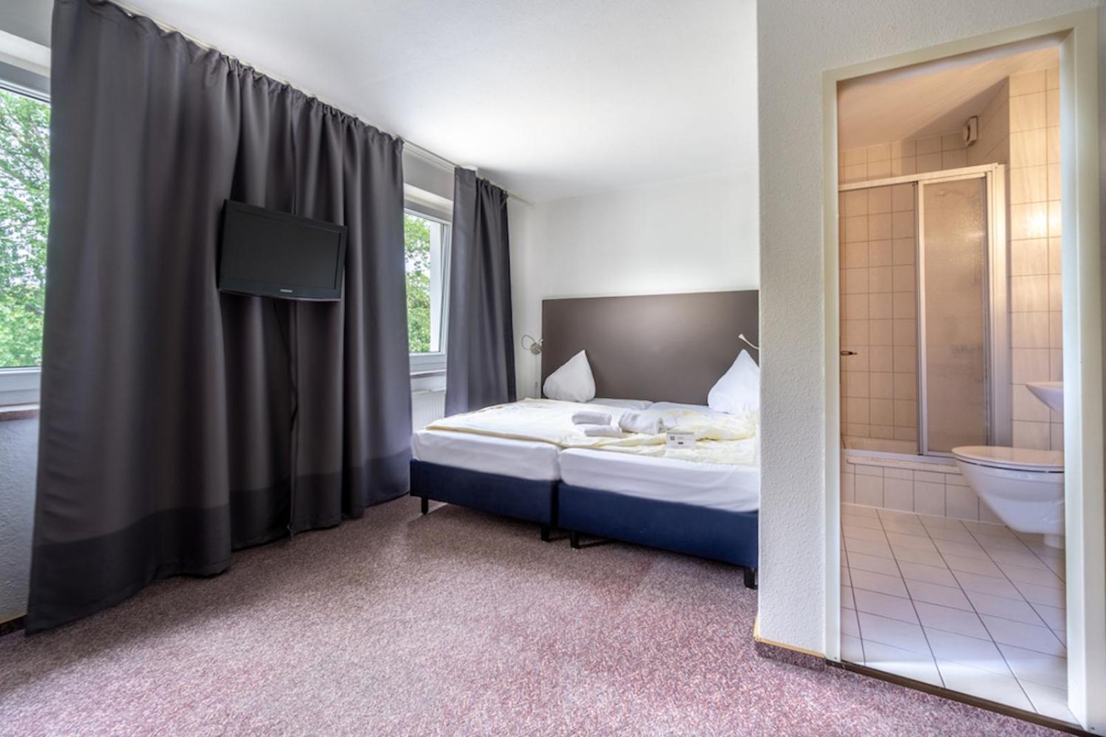 Sl'Otel Budget ベルンブルク エクステリア 写真